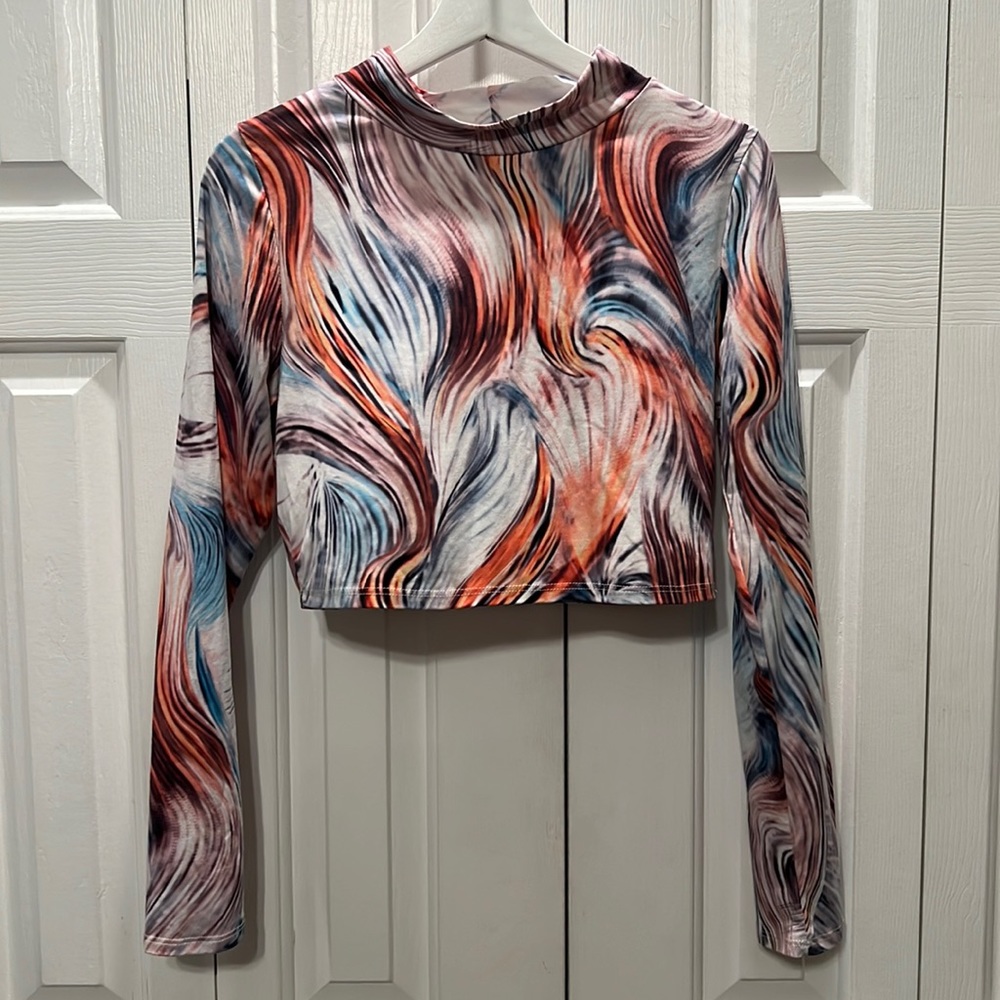 FashionNova colorful long sleeved crop top. Size XL.